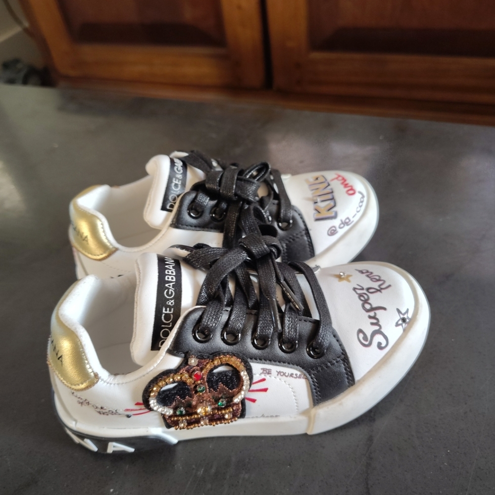 Dolce & Gabbana Crown Embellished Sneakers - Black/White